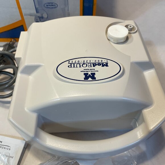 Nebulizer - DeVILBISS - Pulmo-Aide Compact Compressor - Picture 2 of 7